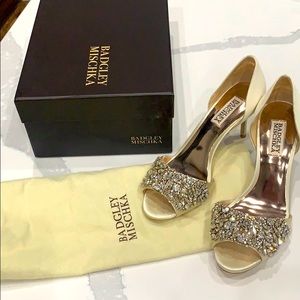 Badgley Mischka peep toes